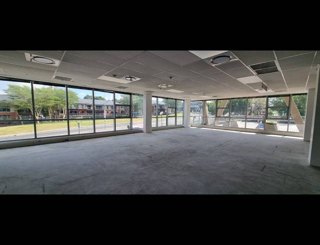 645M² OFFICE TO LET IN MAGALIESSIG